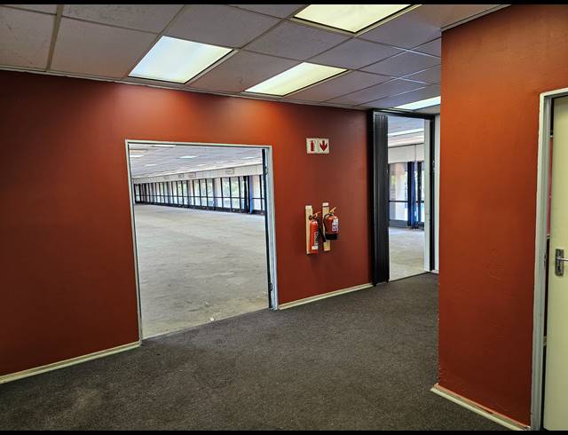 588M² OFFICE TO LET IN ALRODE